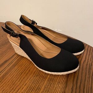 Vionic Coralina black wedge sling back shoe